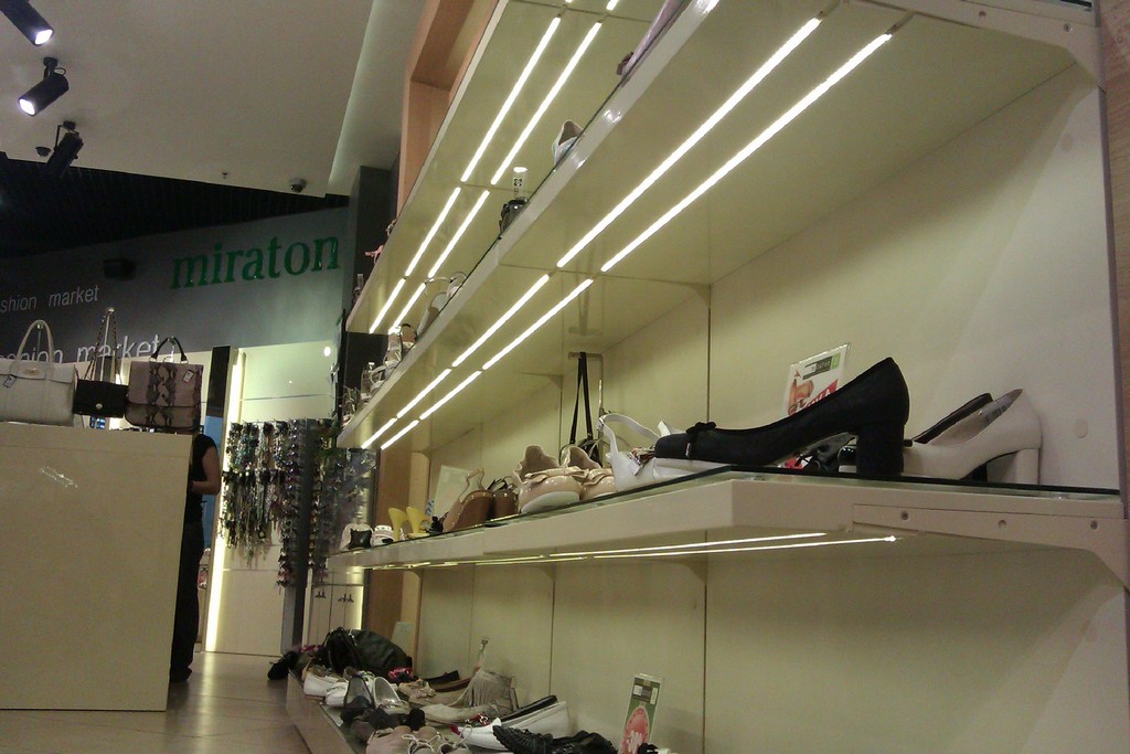 магазин обуви и аксессуаров Miraton