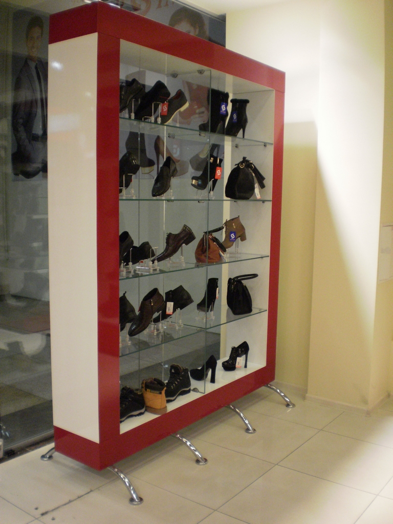 Магазин обуви и аксессуаров Step Image